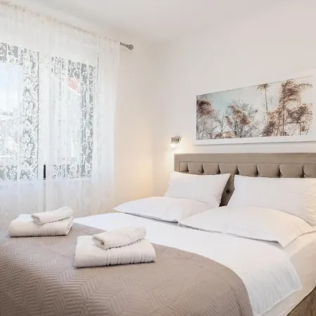 Summer Breeze Okrug Gornji Apartment *
