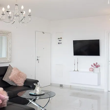Apartment Summer Breeze Okrug Gornji Trogir