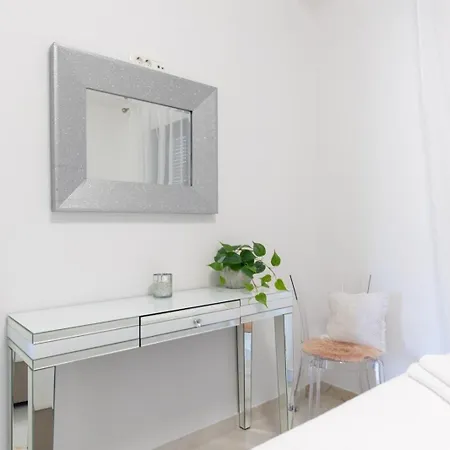 Summer Breeze Okrug Gornji Apartment